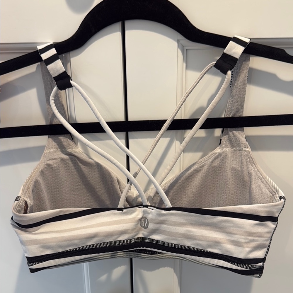 Lululemon sports bra - Size 6